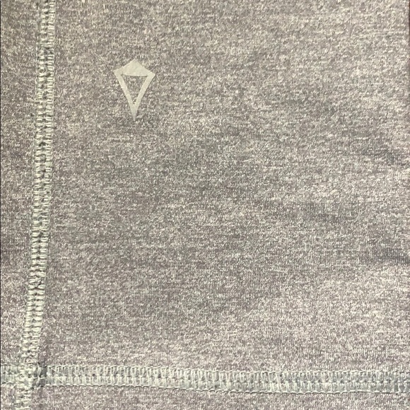 Ivivva crop leggings w/ 4 pockets: side, zip, coin - Picture 6 of 7